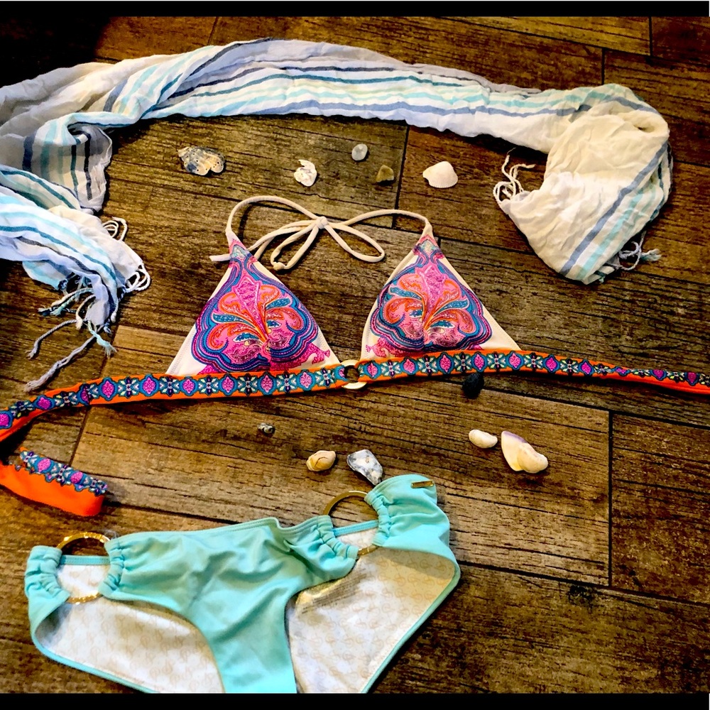 Victoria’s Secret mix and match bikini